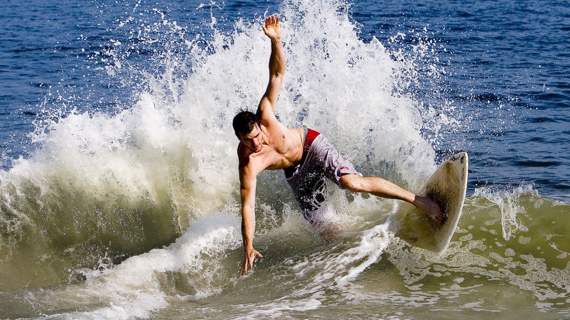 球员在比赛中何时最需要冷静判断，比赛中哪种情况下表明球进入比赛状态