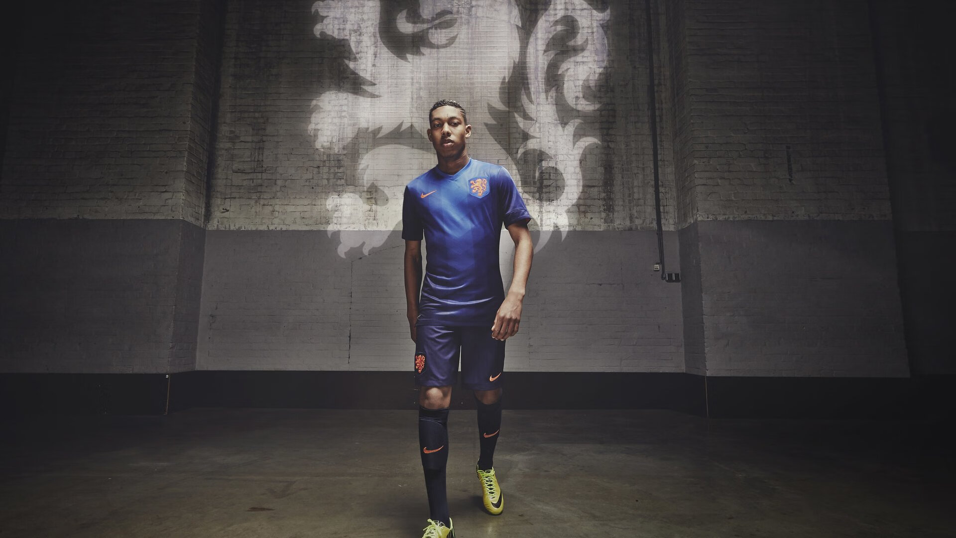 乐鱼app-查尔莫斯冲刺惊艳全场，查尔莫斯防守怎么样